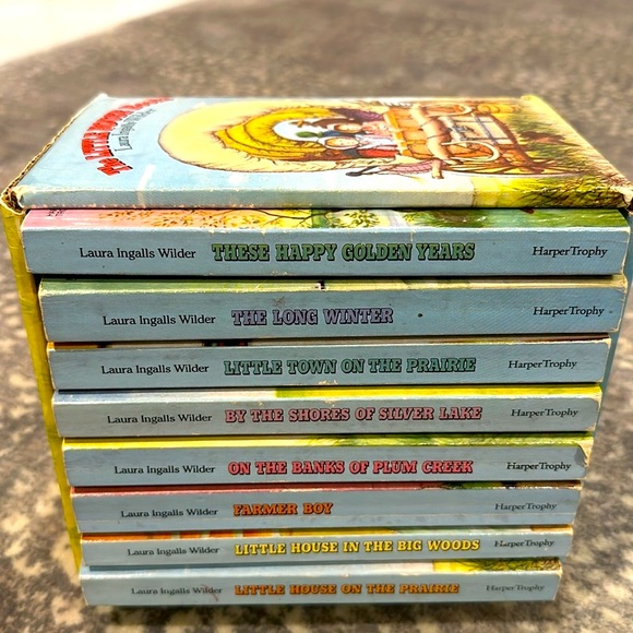 VINTAGE SET OF LITTLE HOUSE BOOKS 9 - Picture 7 of 10